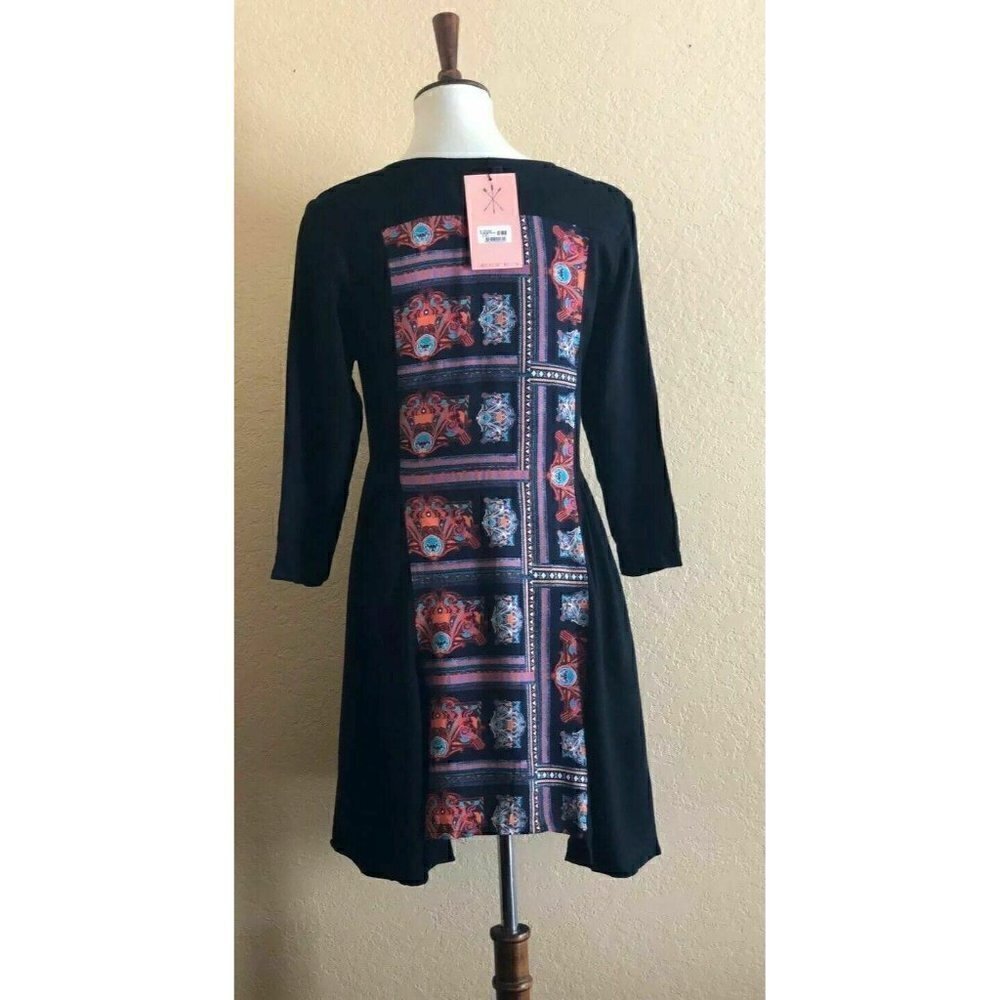 Three of something womens Black V-Neck Geo Shrine Storyteller Dress Size 4 - Picture 8 of 11
